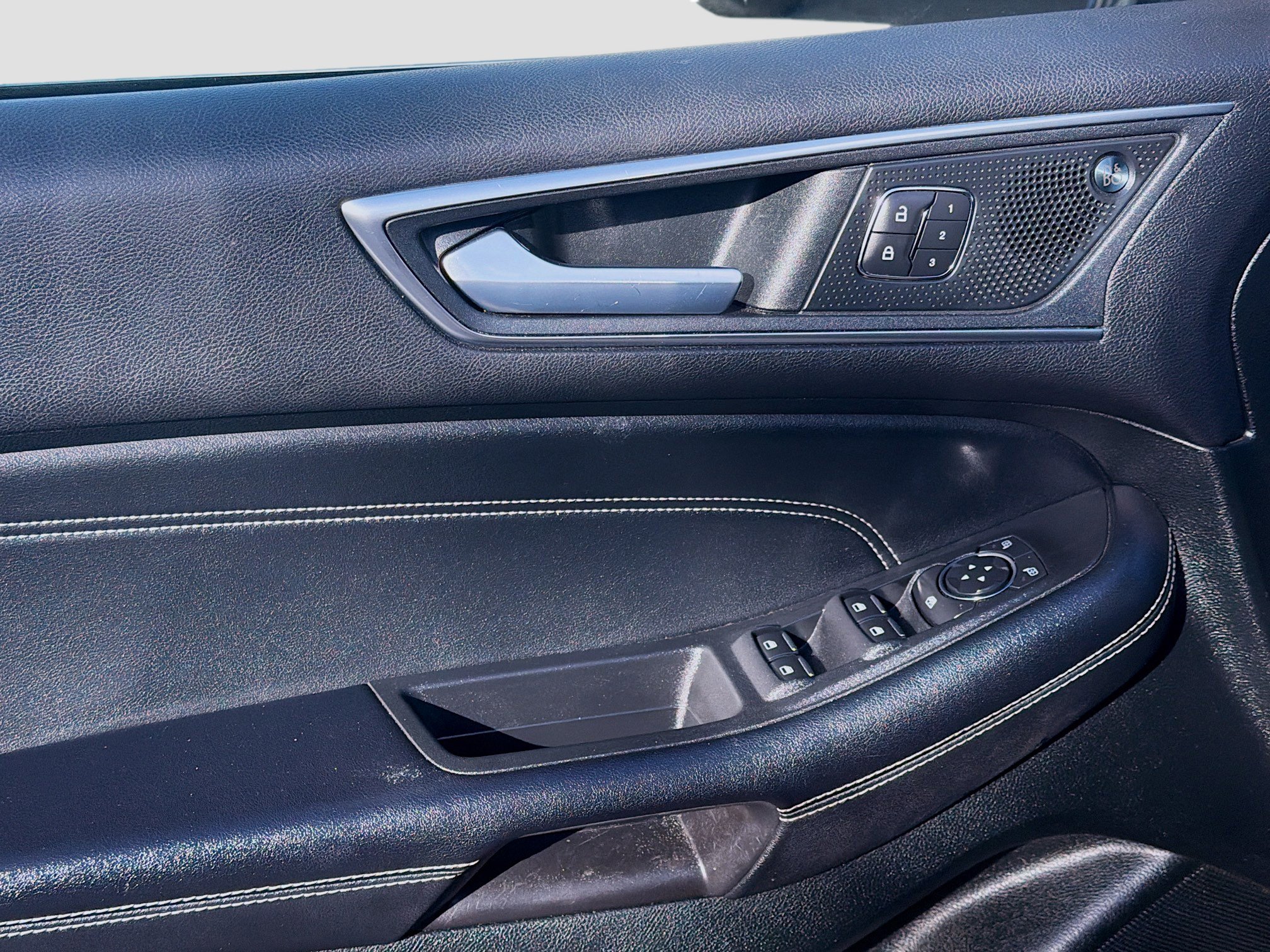 Used 2022 Ford Edge Titanium image 14