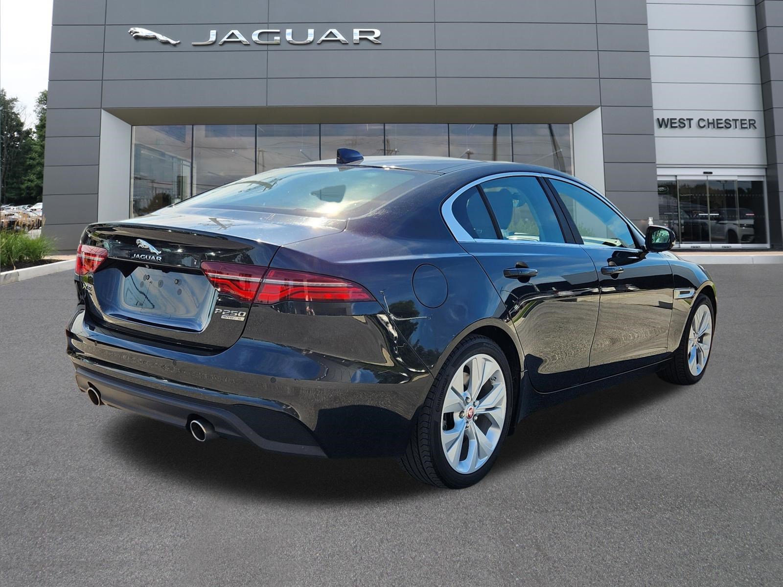 Used 2020 Jaguar XE S AWD/4WD image 4