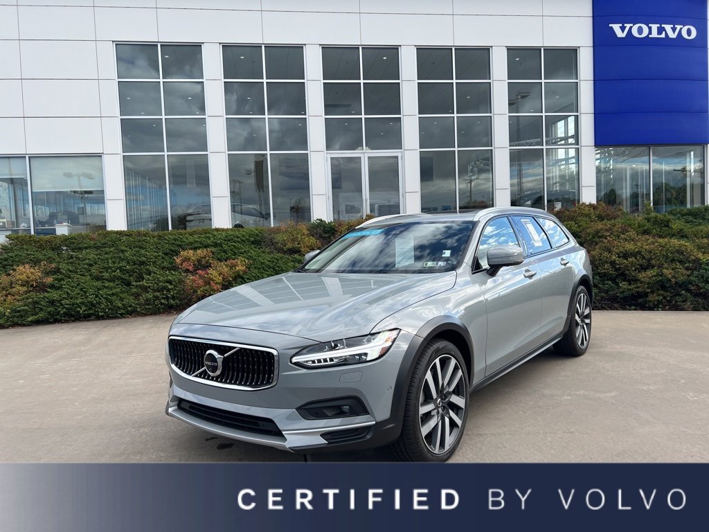Certified 2025 Volvo V90 B6 Cross Country Plus video 1