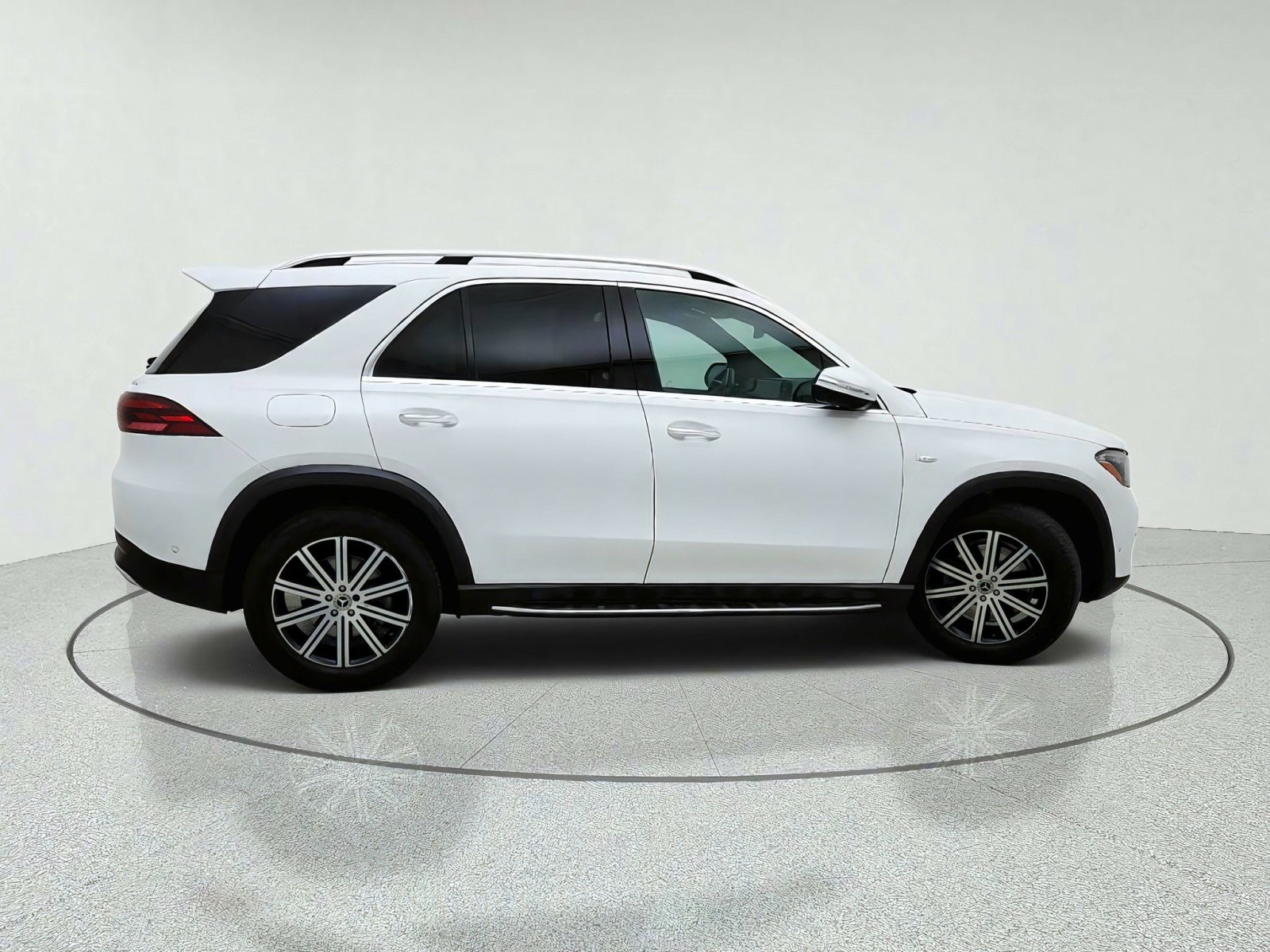 Used 2025 Mercedes-Benz GLE 450e 4MATIC image 7