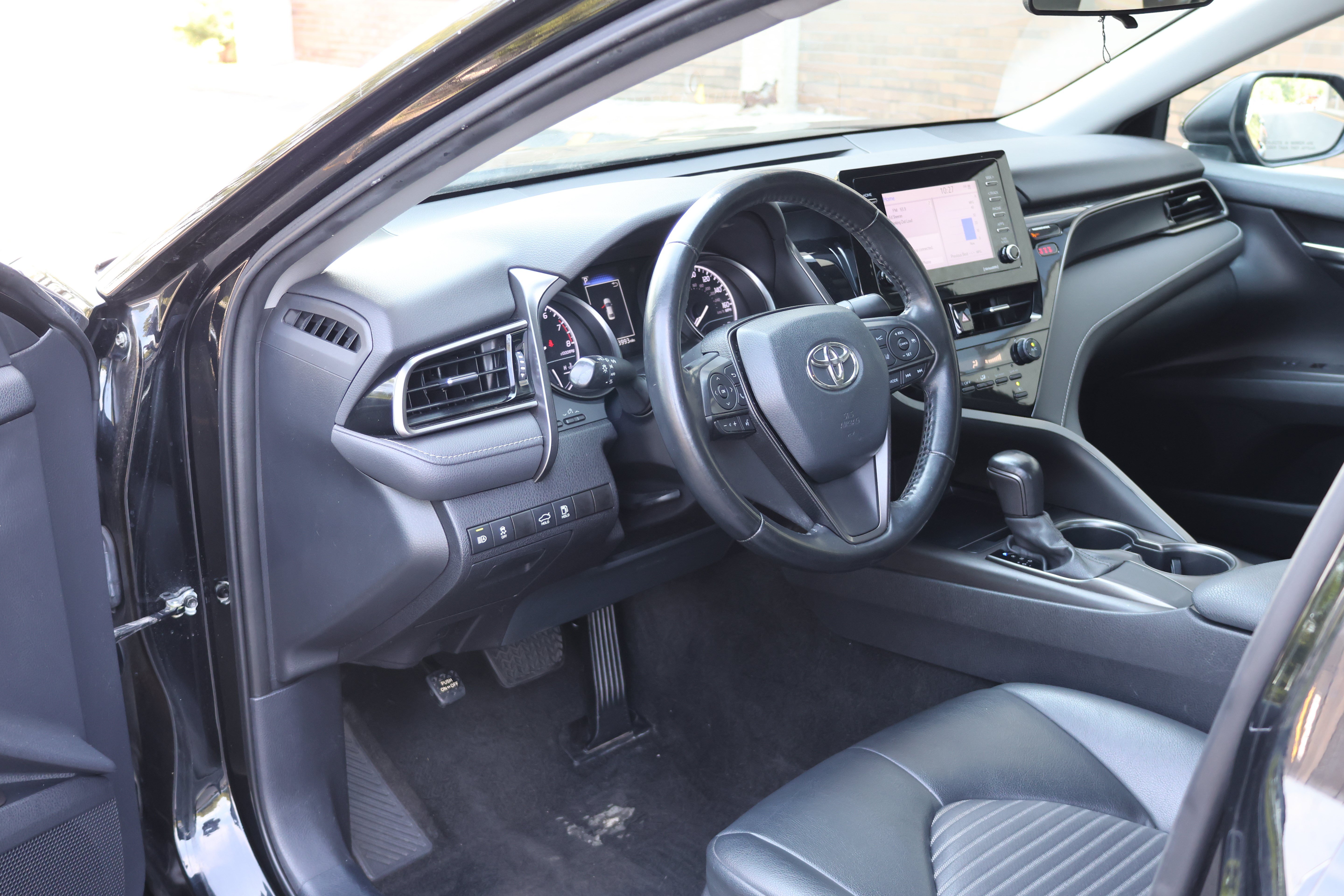 Used 2021 Toyota Camry SE FWD image 28