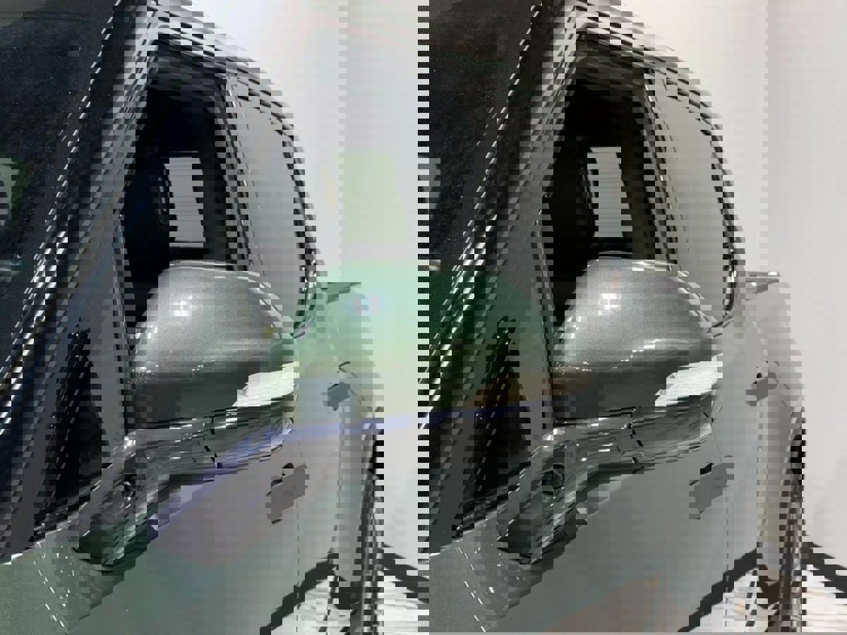 Used 2022 Rivian R1T Adventure image 10