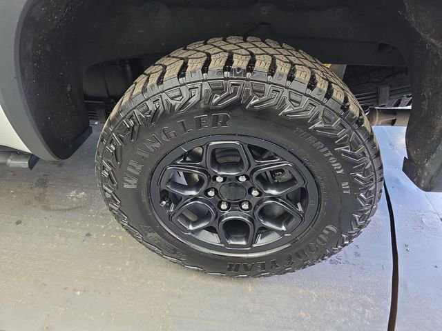 Used 2024 Chevrolet Silverado 1500 ZR2 w/ ZR2 Bison Edition image 16