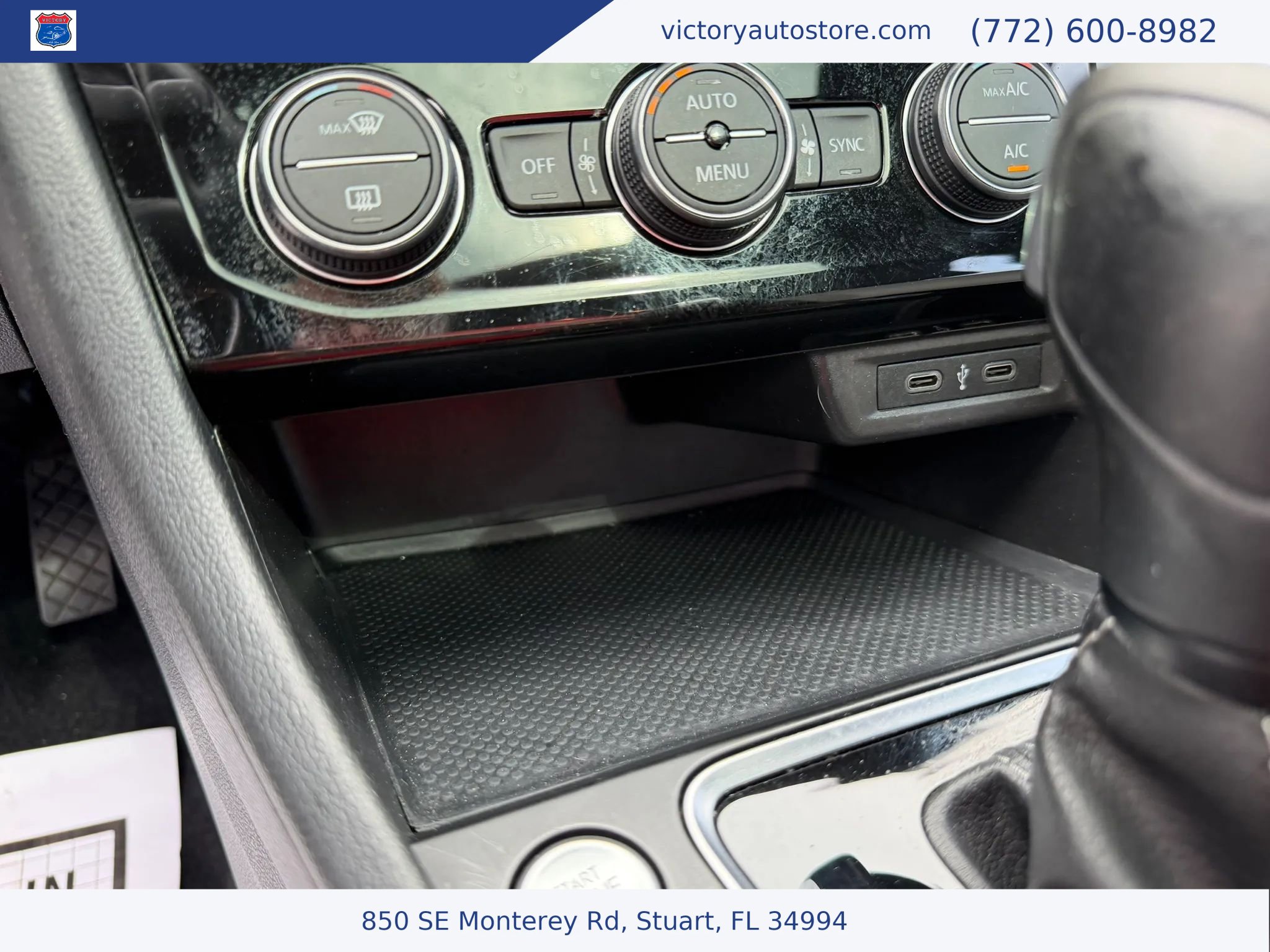 Used 2020 Volkswagen Jetta R-Line w/ R-Line Cold Weather Package FWD image 39