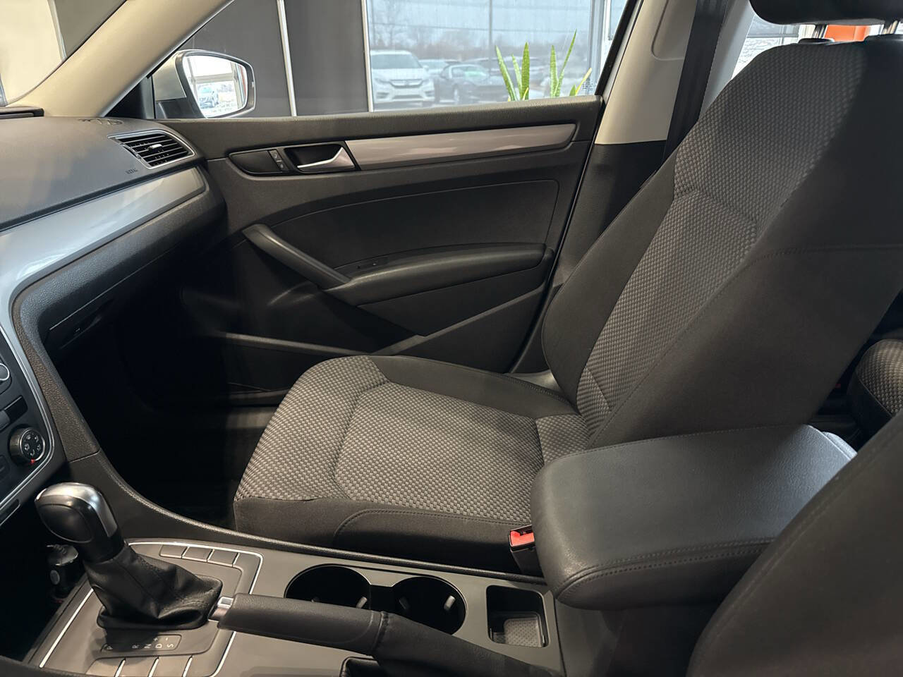 Used 2015 Volkswagen Passat 1.8T S FWD image 19