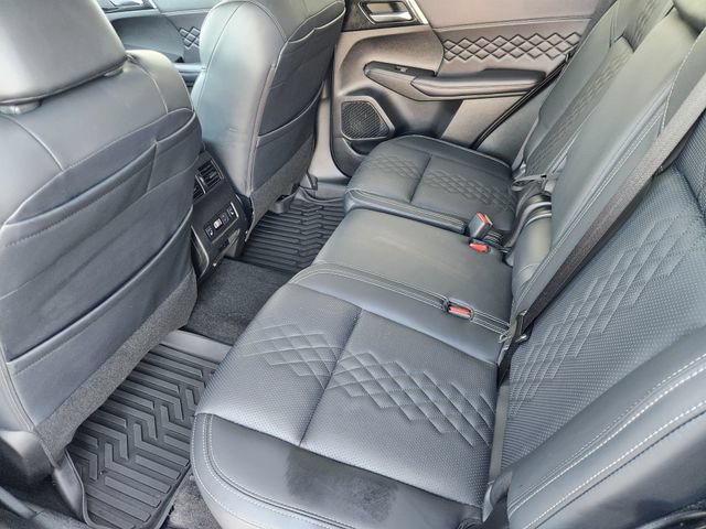 Used 2024 Mitsubishi Outlander SEL FWD image 32