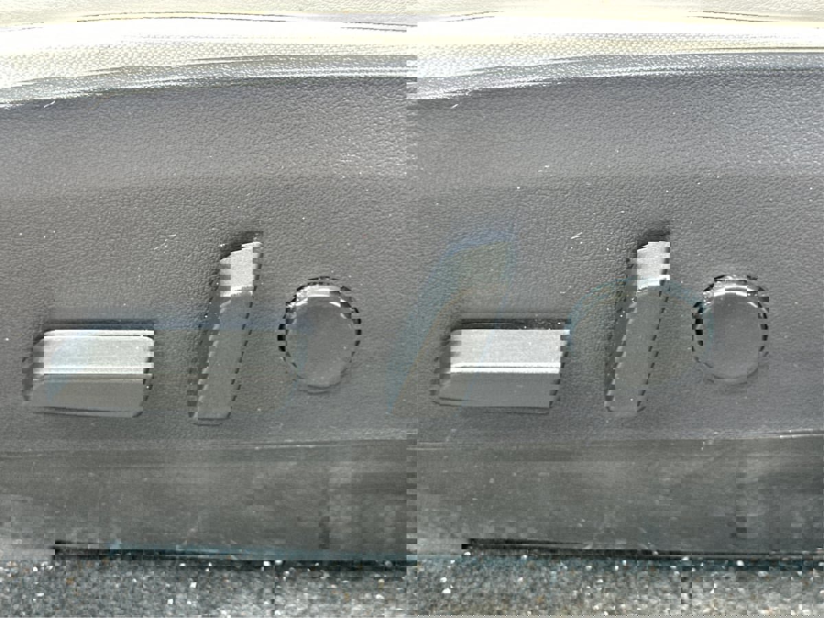 Used 2020 Tesla Model Y Long Range image 33