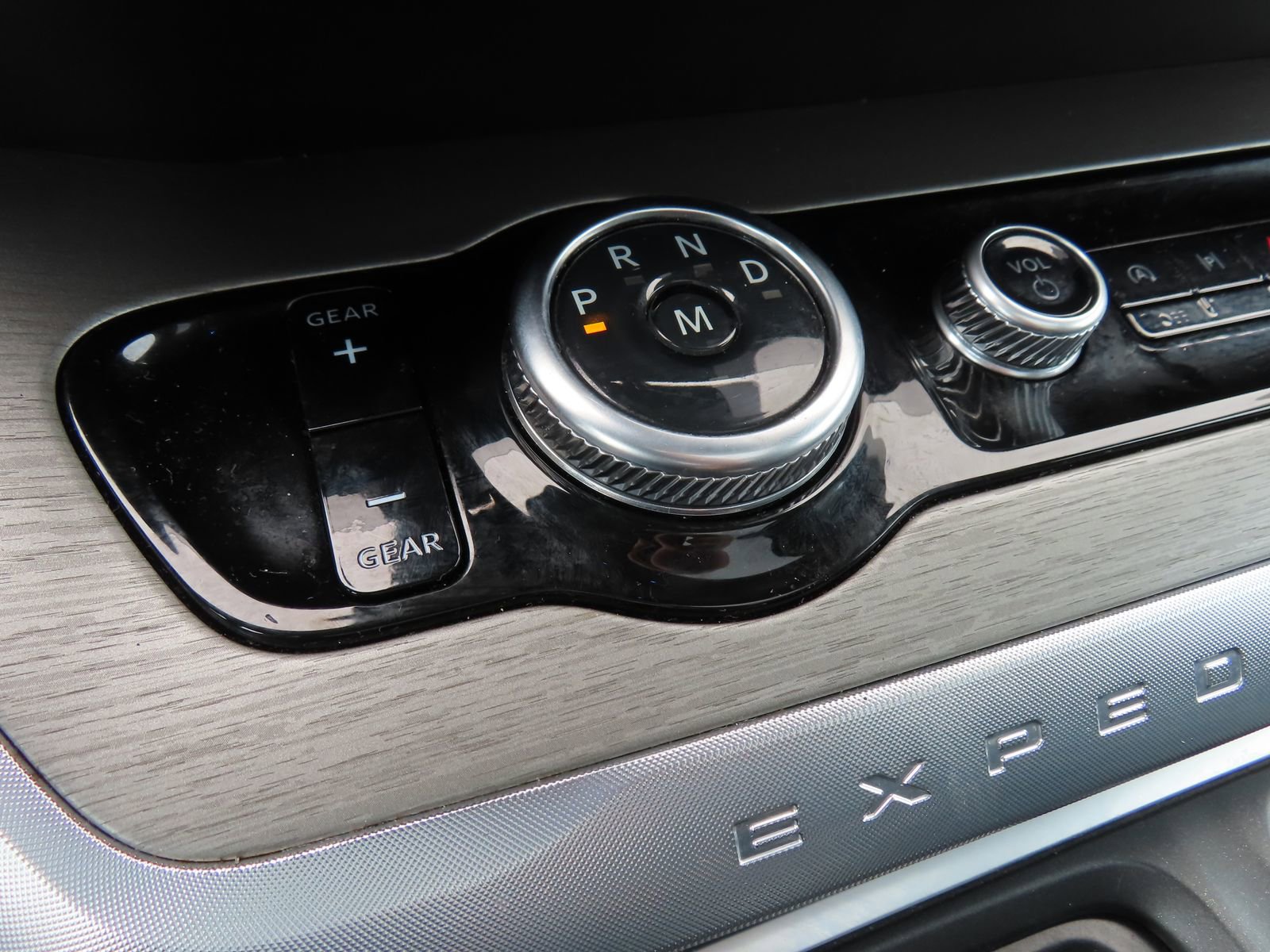 Certified 2025 Ford Expedition Max Platinum w/ Driver's Package image 25