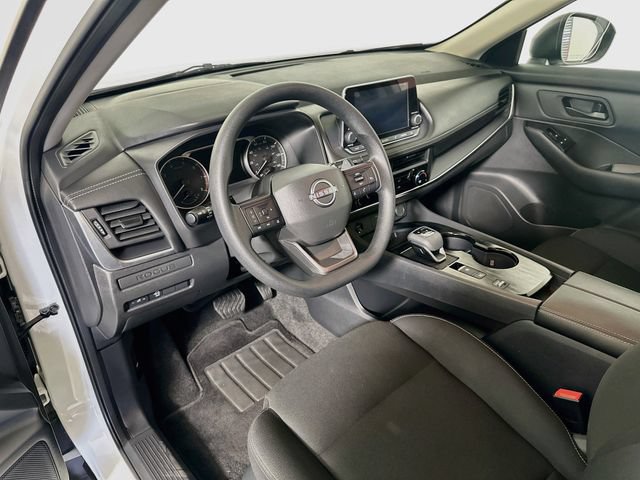 Used 2025 Nissan Rogue S FWD image 10