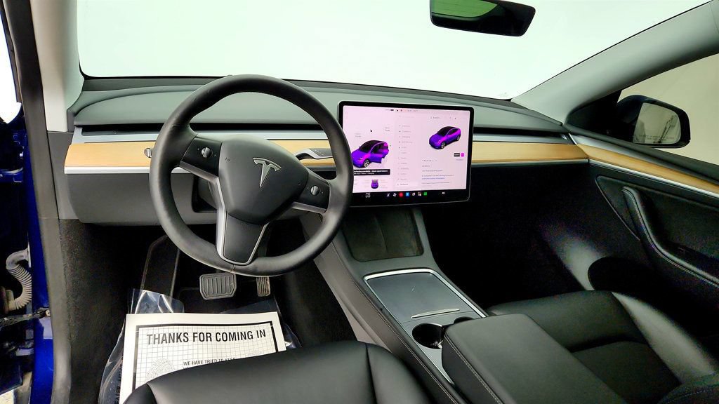 Used 2023 Tesla Model Y AWD image 11