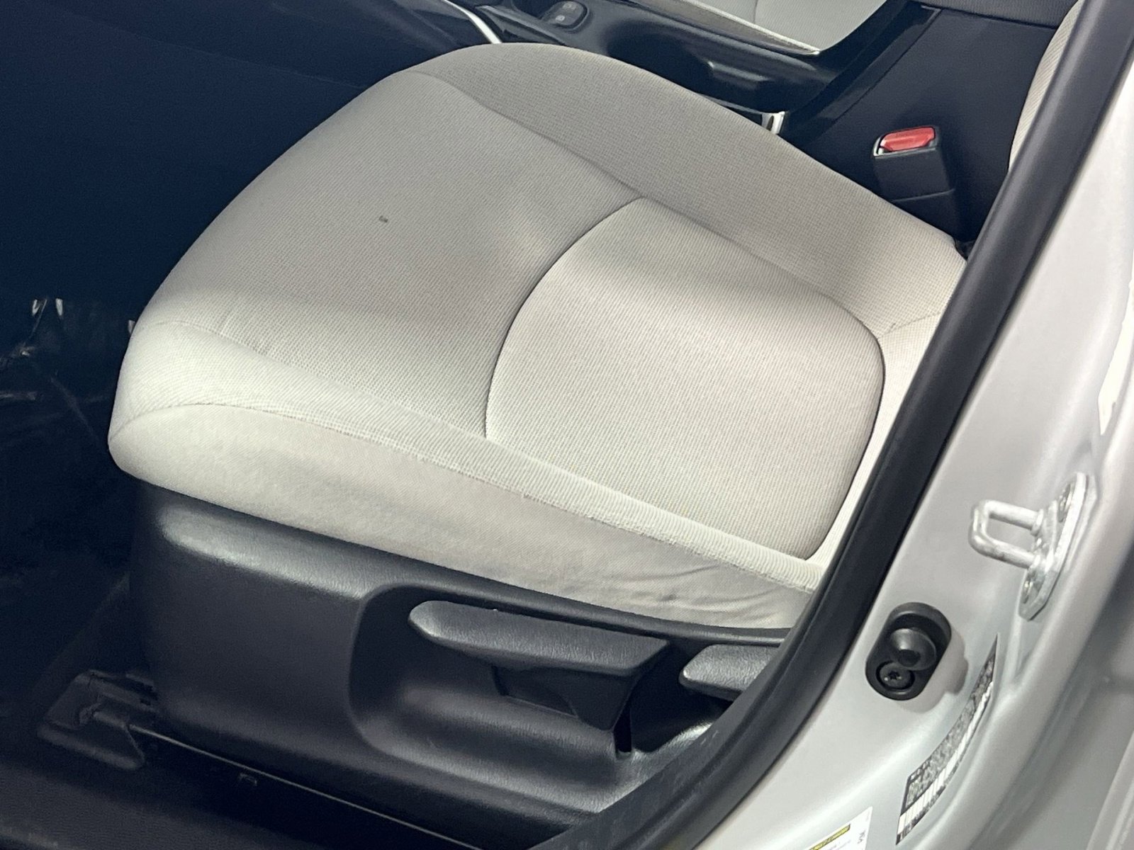 Used 2022 Toyota Corolla LE image 14