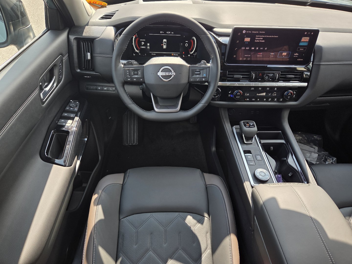 New 2026 Nissan Pathfinder Platinum AWD/4WD image 5