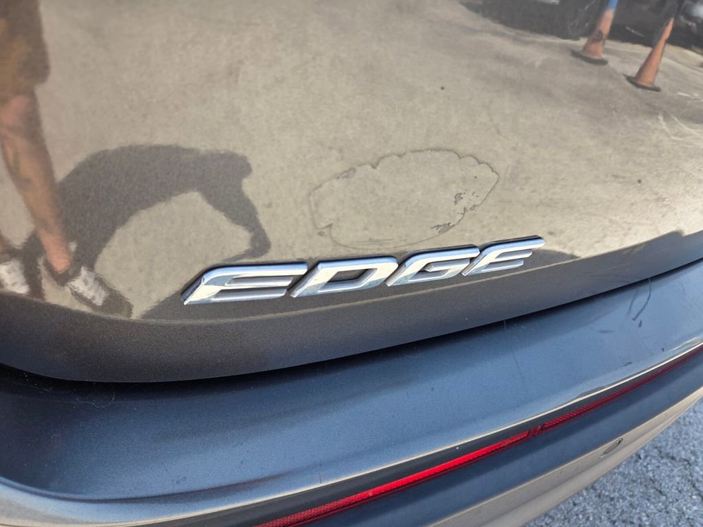 Used 2016 Ford Edge Titanium image 10