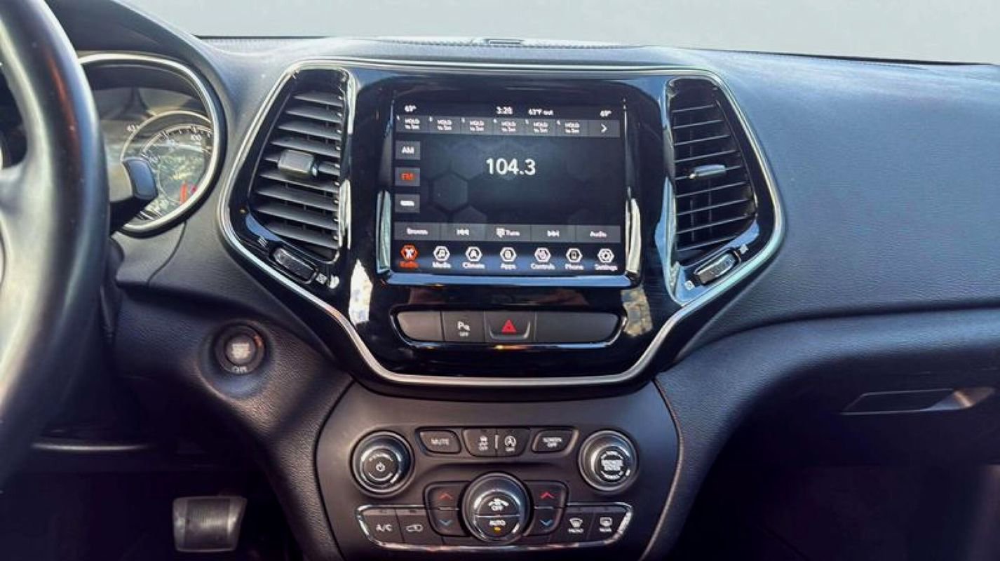 Used 2020 Jeep Cherokee Limited image 11