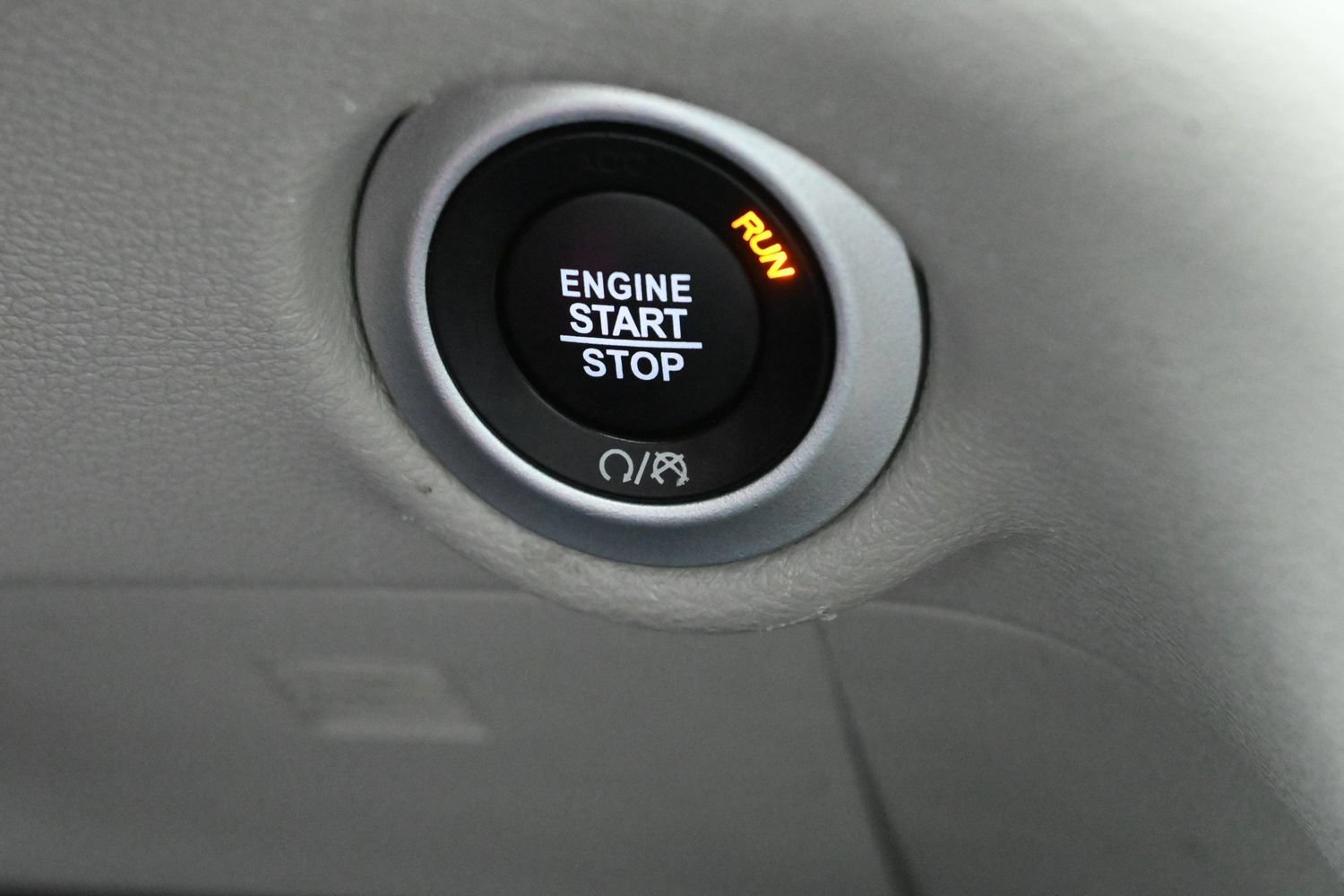 Used 2024 Chrysler Pacifica Touring-L FWD image 17