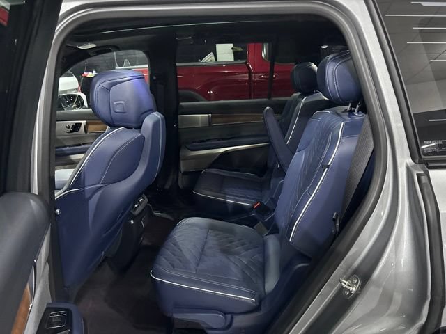 Certified 2026 Cadillac Vistiq Premium Luxury AWD/4WD image 33