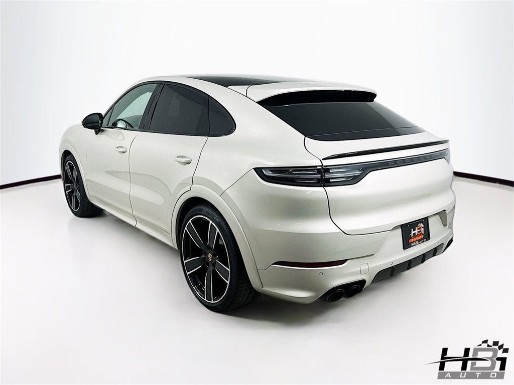 Used 2023 Porsche Cayenne GTS w/ Premium Package Plus image 8