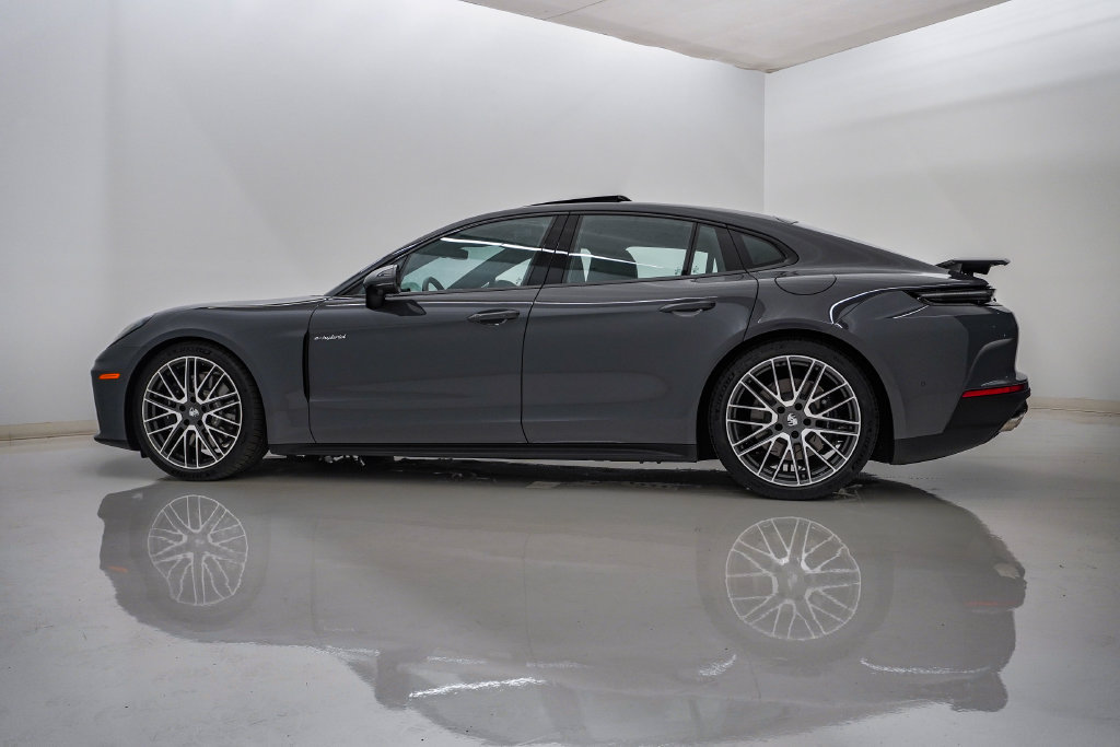 New 2026 Porsche Panamera 4 E-Hybrid AWD/4WD image 2
