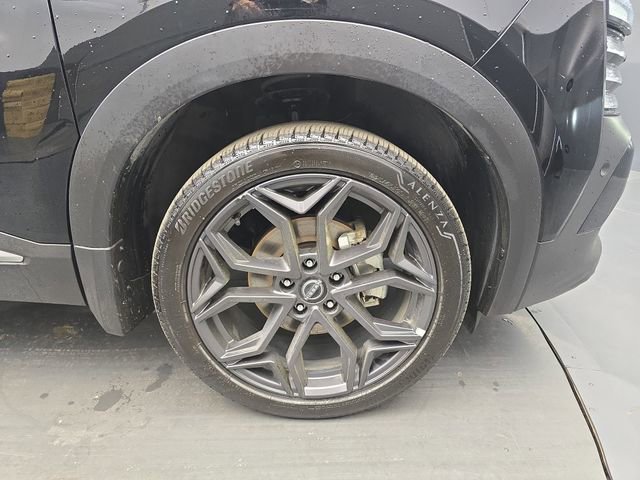 Used 2025 Nissan Kicks SR image 12