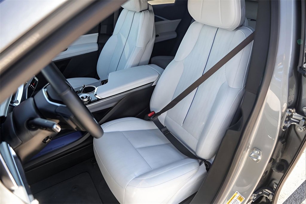 Certified 2024 Cadillac Lyriq Luxury image 7