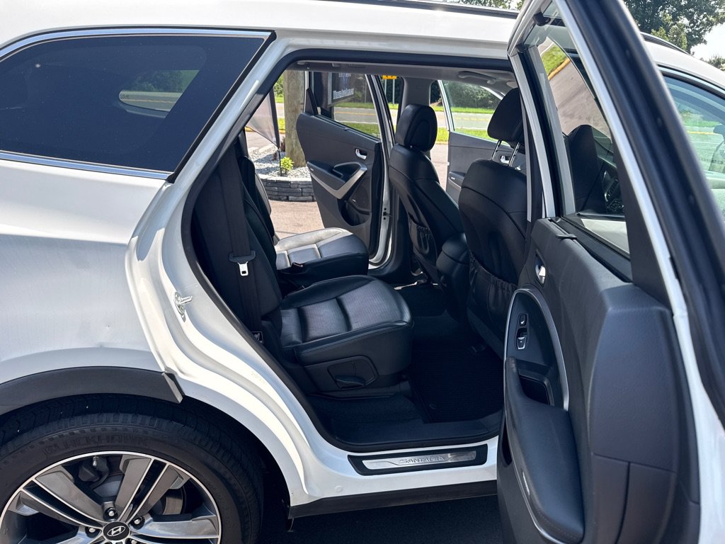Used 2013 Hyundai Santa Fe Limited w/ Technology Pkg FWD image 12