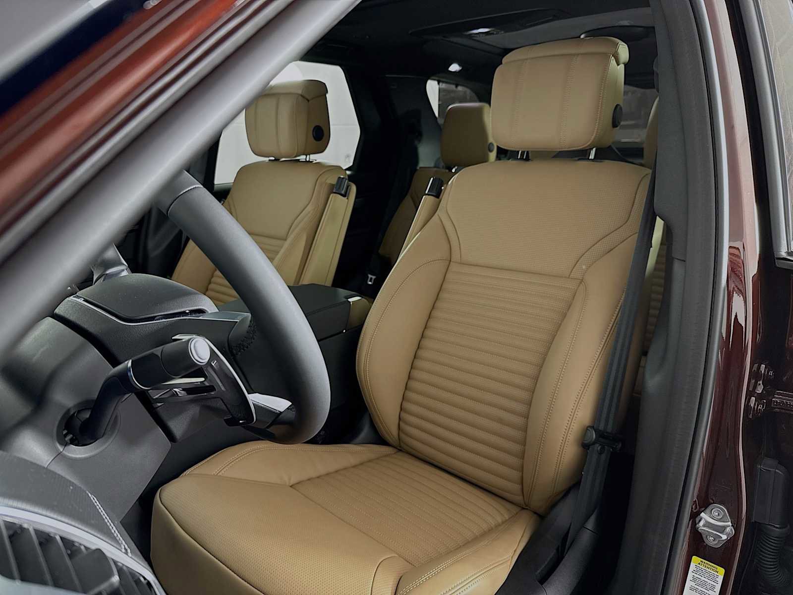 New 2026 Land Rover Discovery Limited Edition image 10