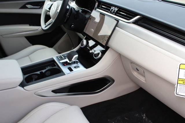 New 2026 Jaguar F-PACE R-Dynamic S image 23