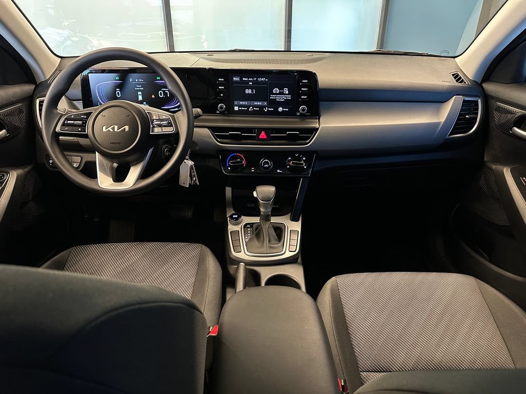 Used 2026 Kia Seltos LX FWD image 9