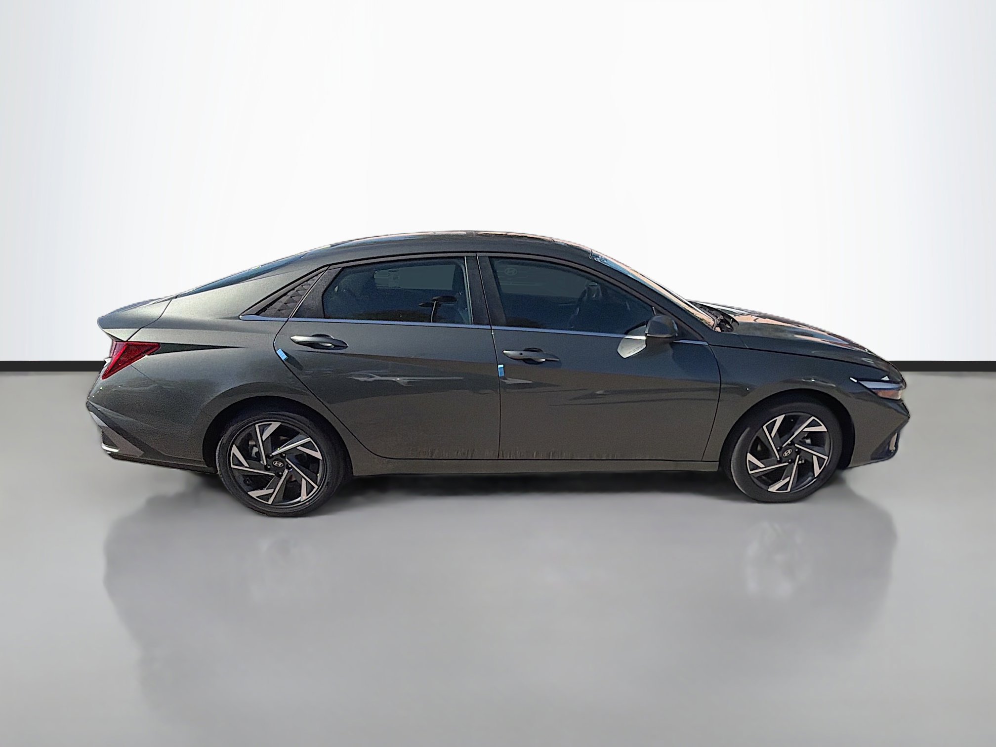 New 2026 Hyundai Elantra Limited image 2