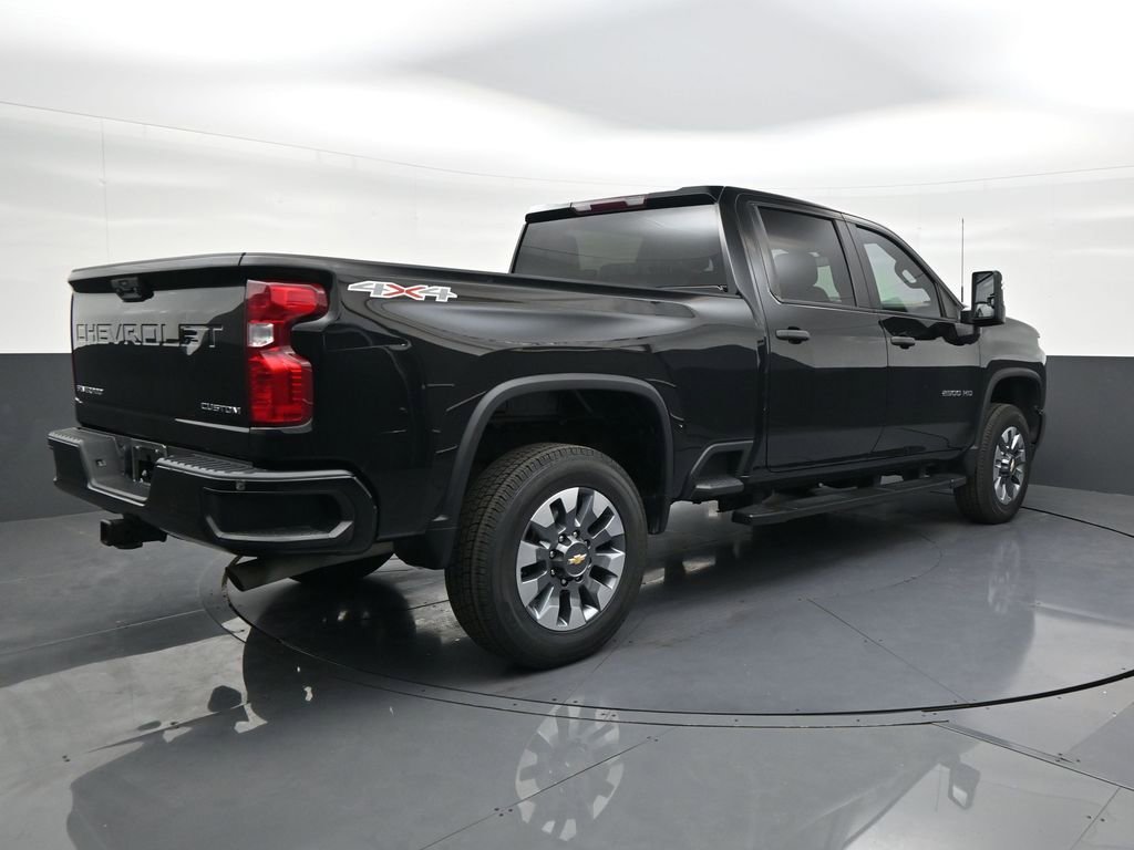 Used 2023 Chevrolet Silverado 2500 Custom w/ Custom Value Package image 5
