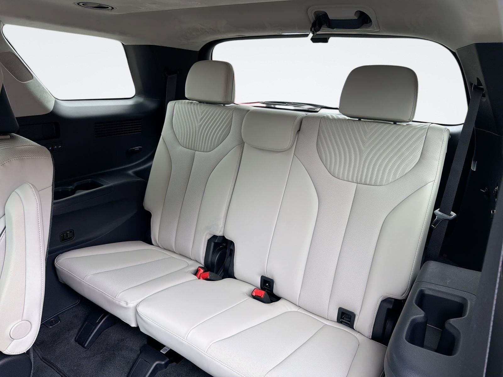Used 2025 Hyundai Palisade Calligraphy FWD image 27
