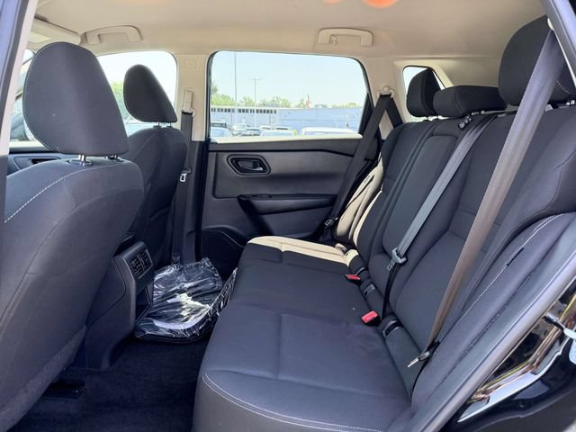Used 2024 Nissan Rogue S AWD/4WD image 13