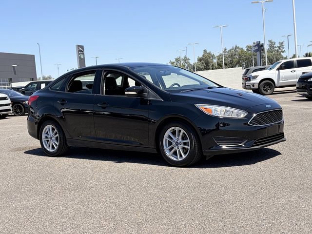 Used 2018 Ford Focus SE w/ Cold Weather Package FWD image 4