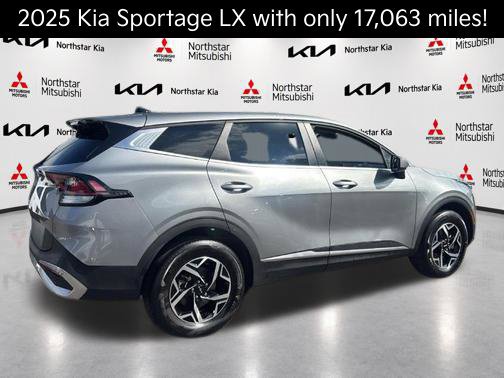 Used 2025 Kia Sportage LX AWD/4WD image 7