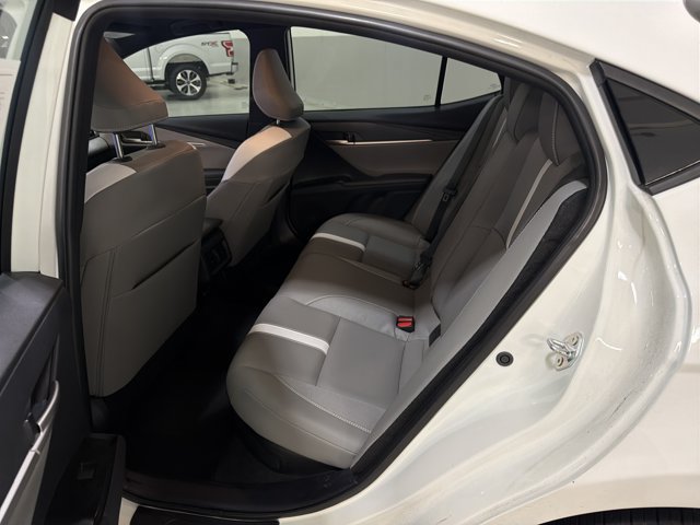 Used 2025 Toyota Camry SE w/ Convenience Package FWD image 8