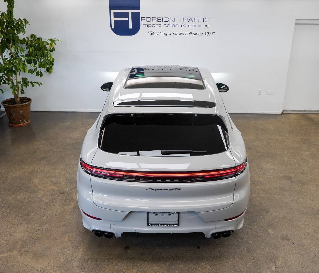 Used 2025 Porsche Cayenne GTS AWD/4WD image 27