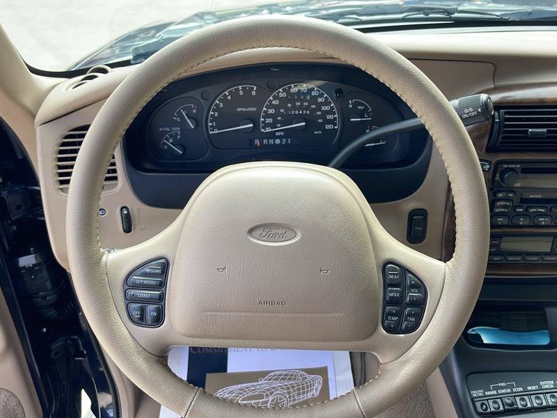 Used 2000 Ford Explorer Limited AWD/4WD image 33