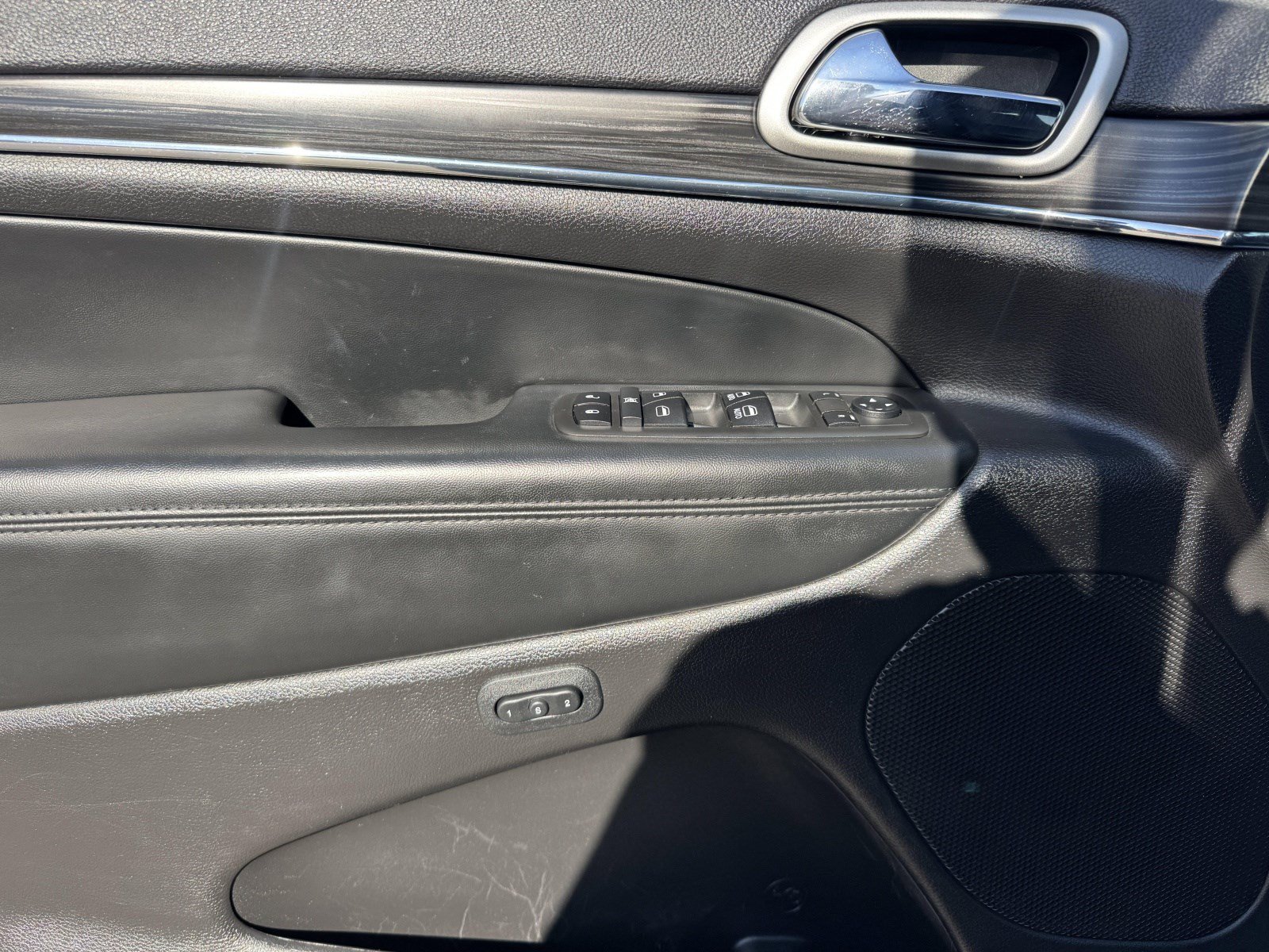 Used 2019 Jeep Grand Cherokee Limited w/ Luxury Group II AWD/4WD image 18