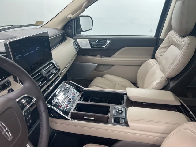 Certified 2023 Lincoln Navigator L Reserve AWD/4WD image 25