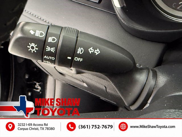 Used 2024 Toyota Highlander XLE FWD image 13