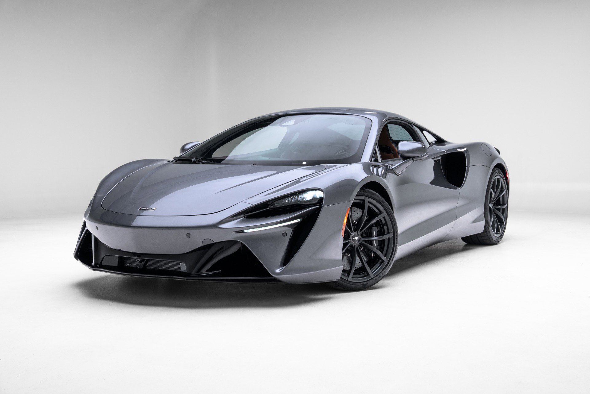 Used 2023 McLaren Artura image 23