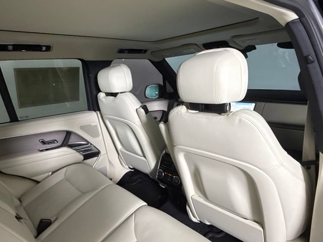 Used 2026 Land Rover Range Rover SE AWD/4WD image 32