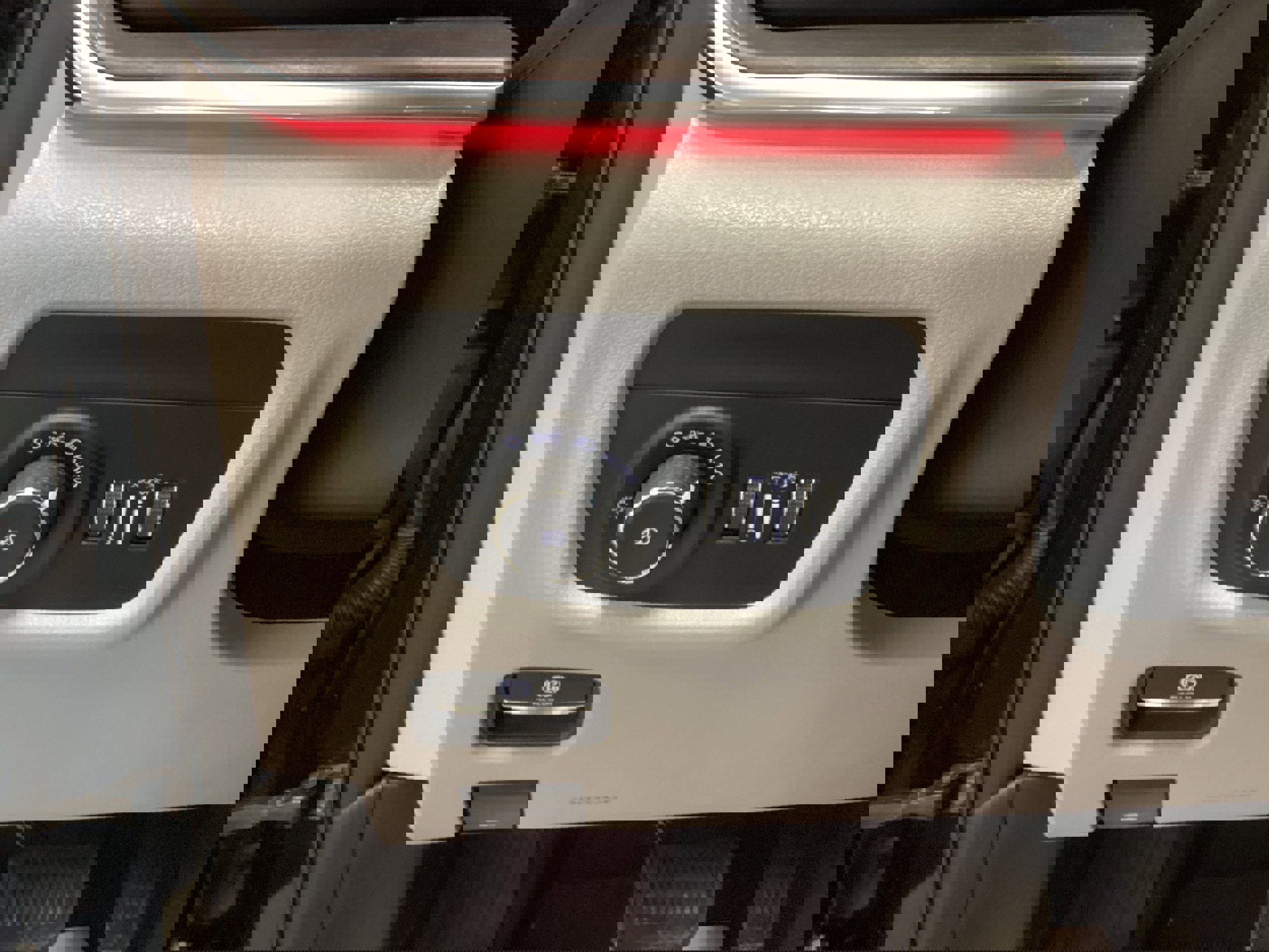 Used 2023 Jeep Grand Cherokee Overland w/ Adv Protech Group III image 23