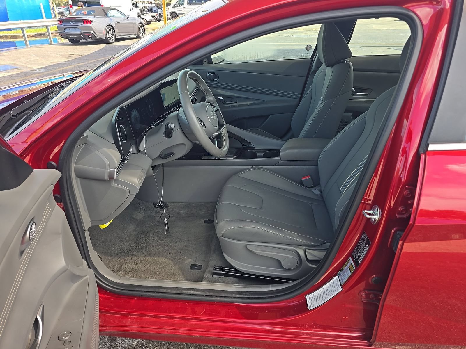 Used 2025 Hyundai Elantra SEL FWD image 3