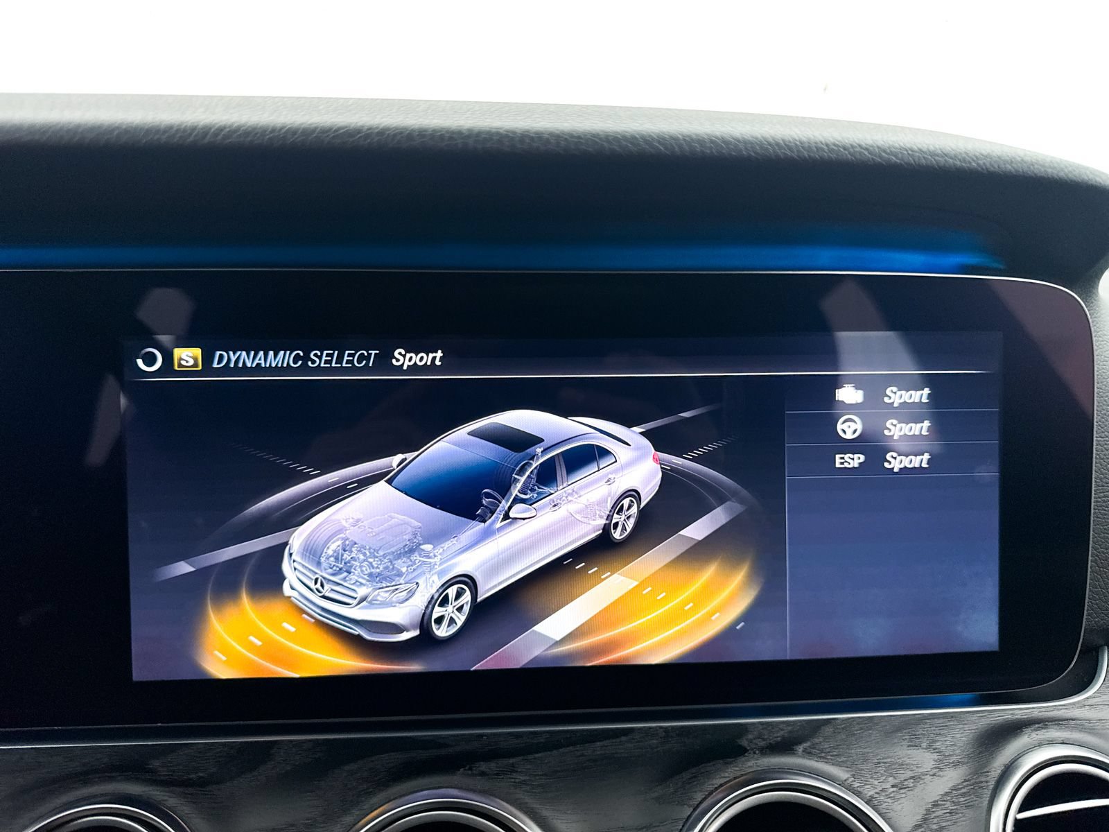 Used 2019 Mercedes-Benz E 300 4MATIC image 12