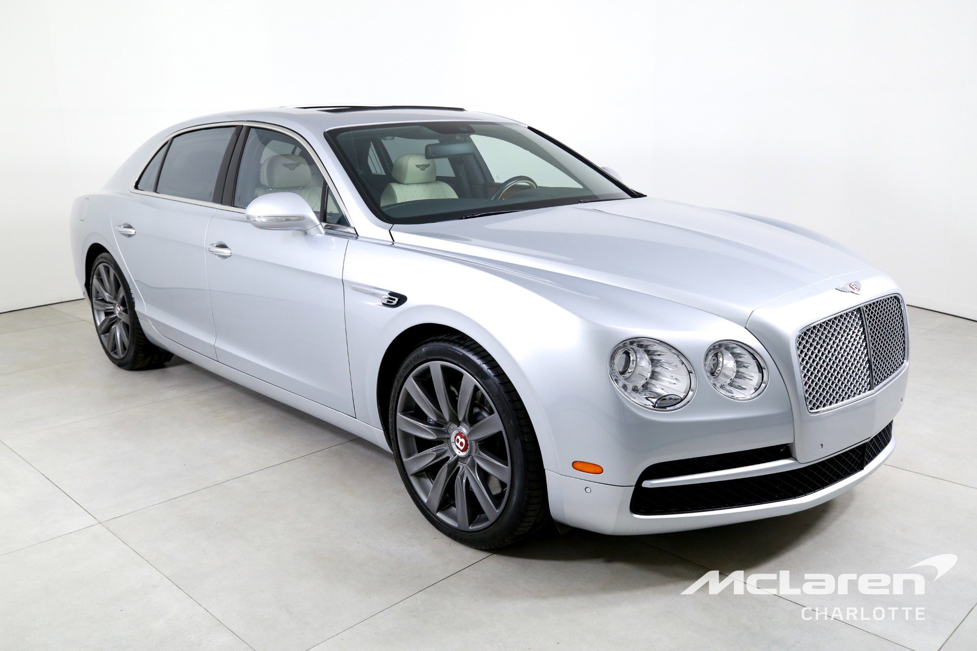 Used 2017 Bentley Flying Spur V8 image 3