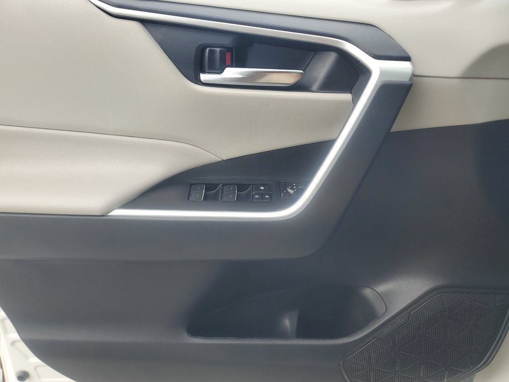 Certified 2024 Toyota RAV4 XLE FWD image 18