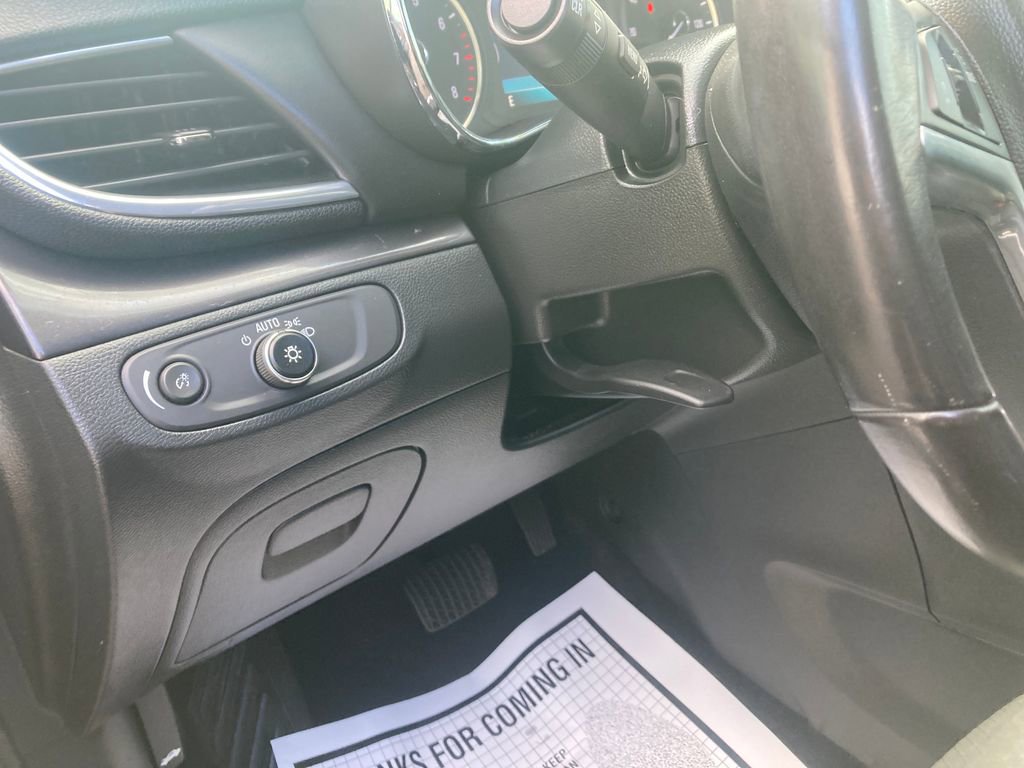 Used 2022 Buick Encore Preferred w/ Safety Package image 17