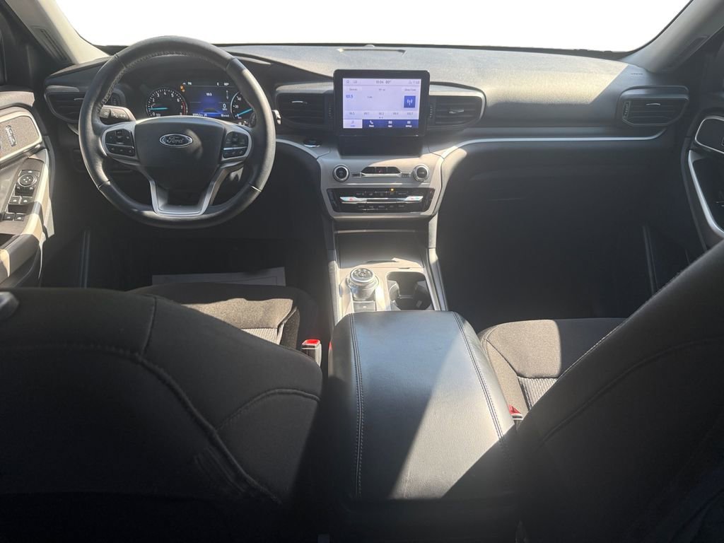 Used 2023 Ford Explorer XLT image 10