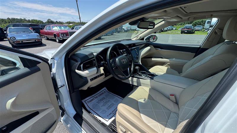 Used 2019 Toyota Camry XLE FWD image 32